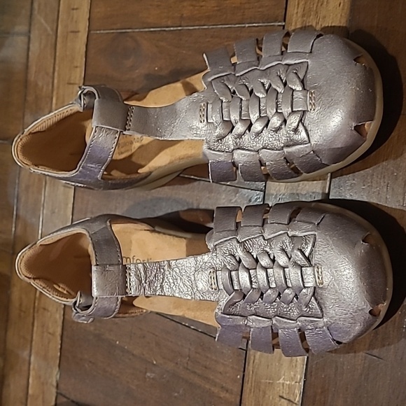 Comfortiva Pillowtop Persa in Metallic Leather Sandal 7N - Picture 3 of 7